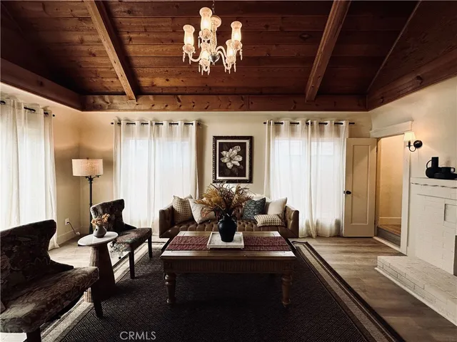 $929,000 | 505 East Bishop Street, Santa Ana, CA 92701