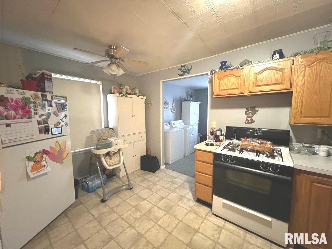 2 St James Court Springfield, IL 62703 - Photo 2 of 6