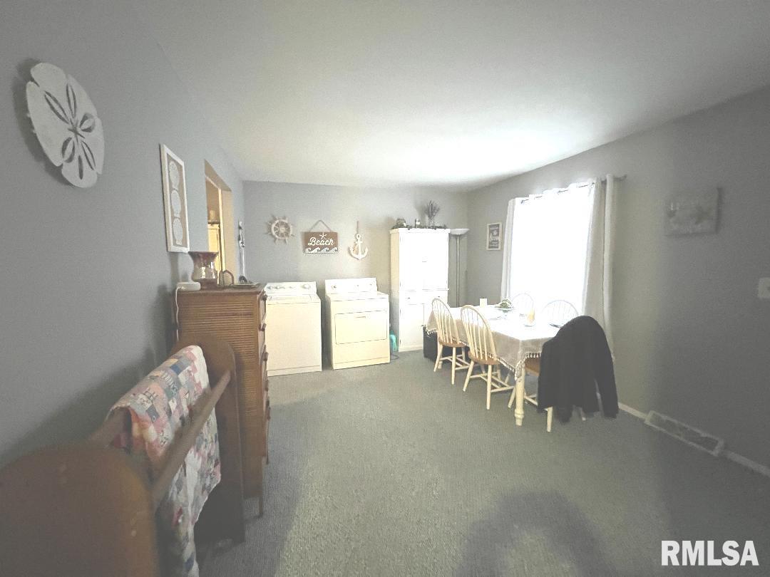 2 St James Court Springfield, IL 62703 - Photo 3 of 6