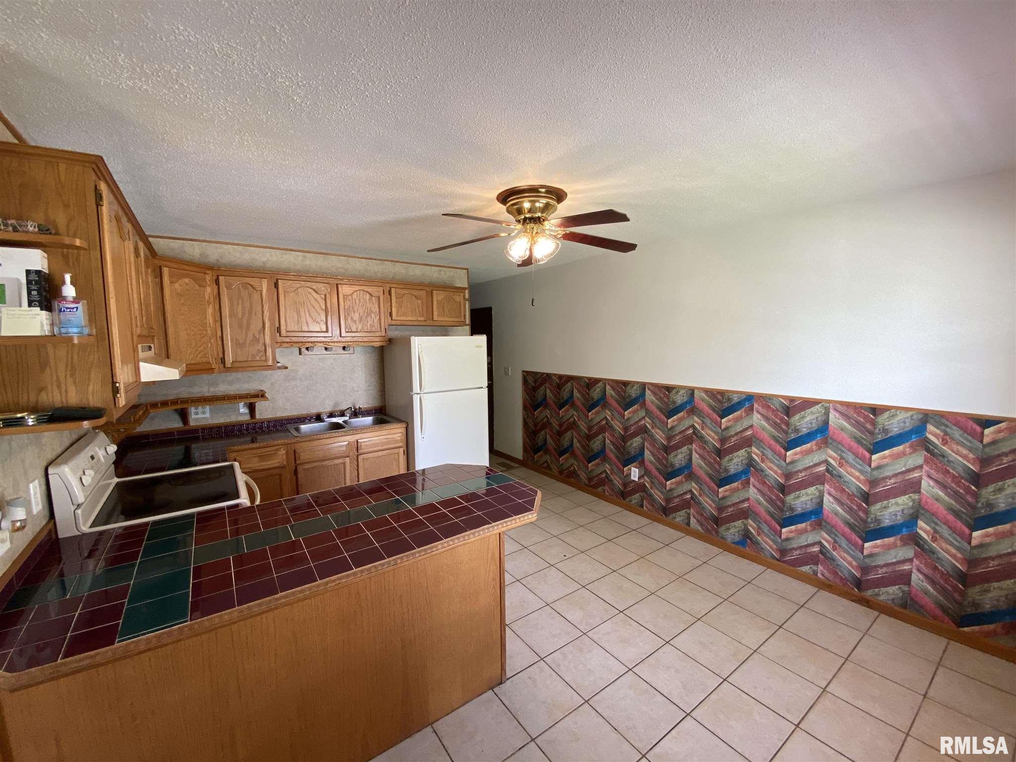 2230 Ramsey Road Springfield, IL 62702 - Photo 3 of 25