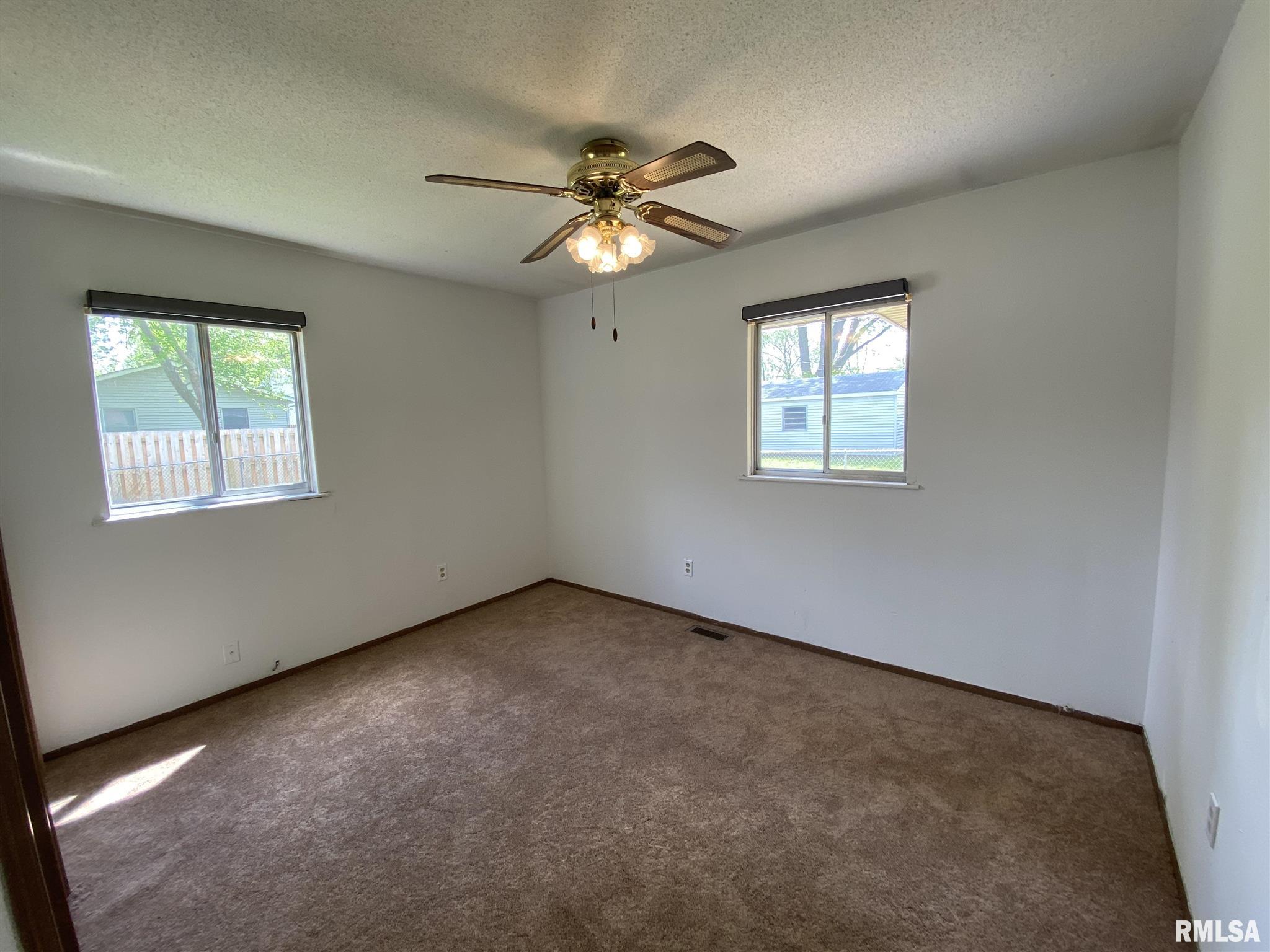 2230 Ramsey Road Springfield, IL 62702 - Photo 8 of 25
