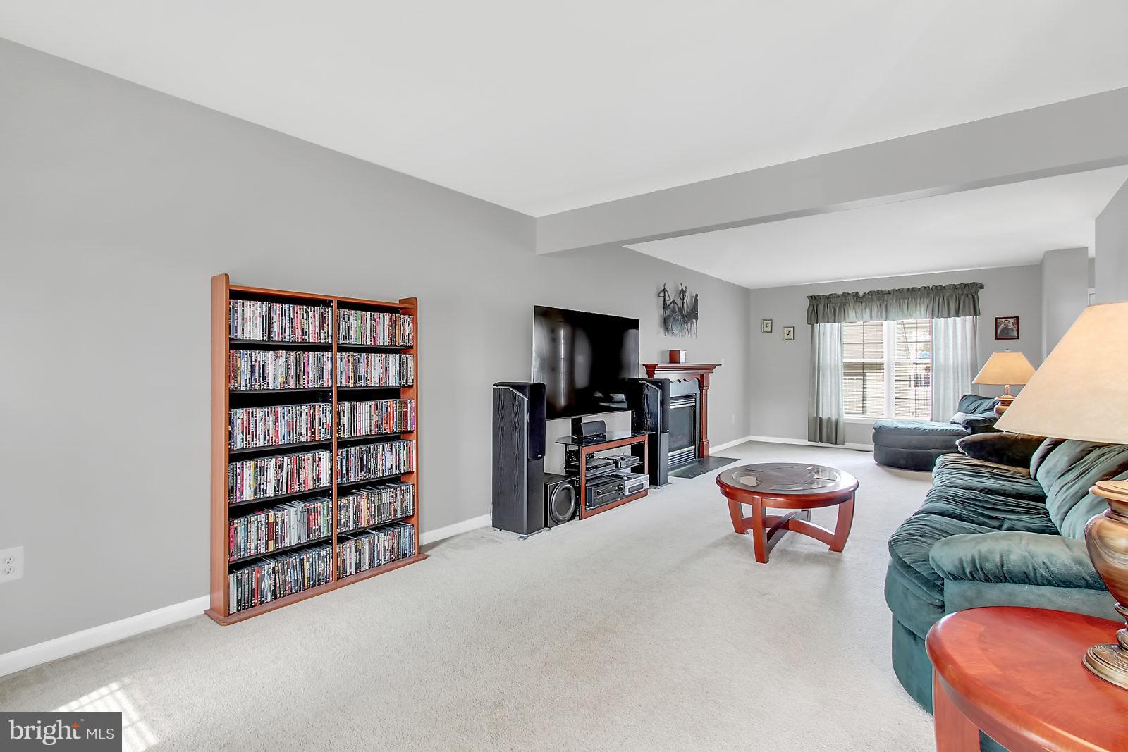 206 Seamaster Road Baltimore, MD 21221 - Photo 2 of 25 Gallery Image 2