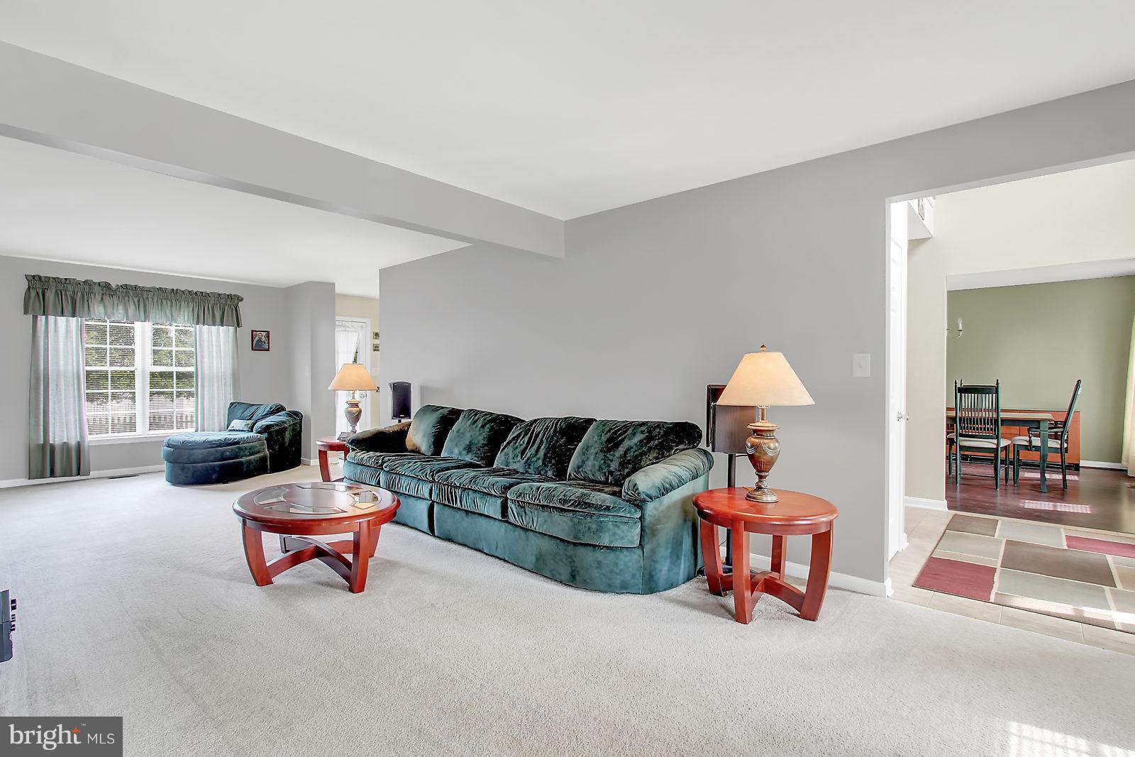 206 Seamaster Road Baltimore, MD 21221 - Photo 3 of 25 Gallery Image 3