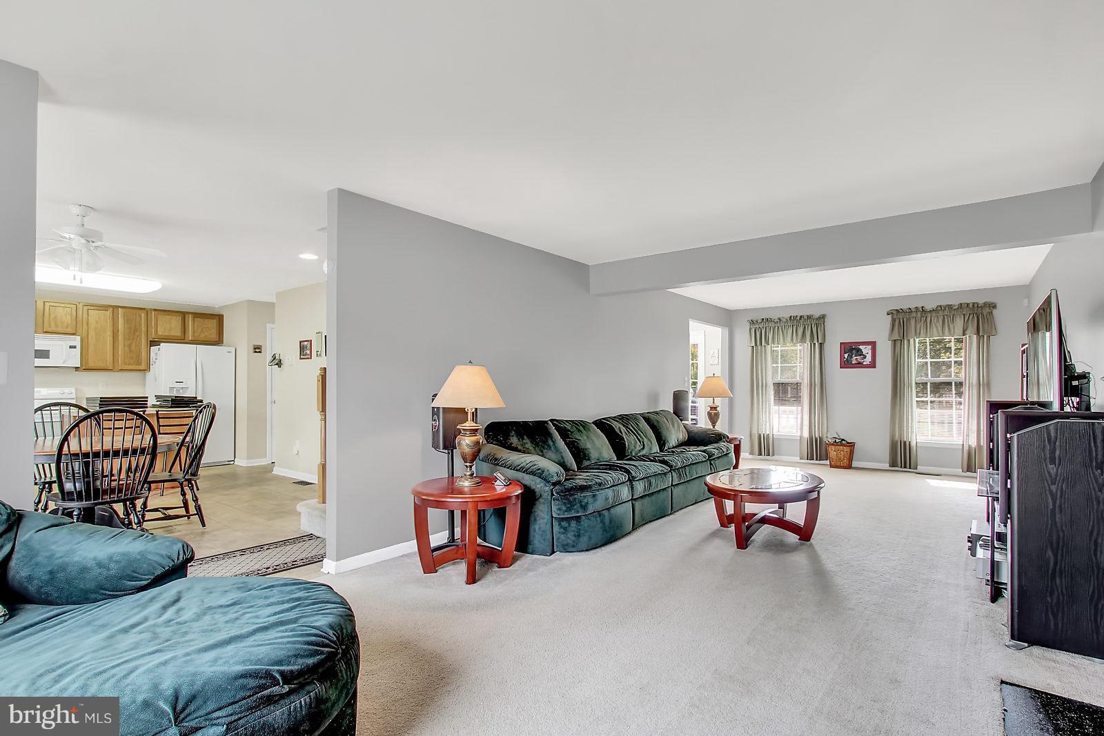 206 Seamaster Road Baltimore, MD 21221 - Photo 5 of 25 Gallery Image 5