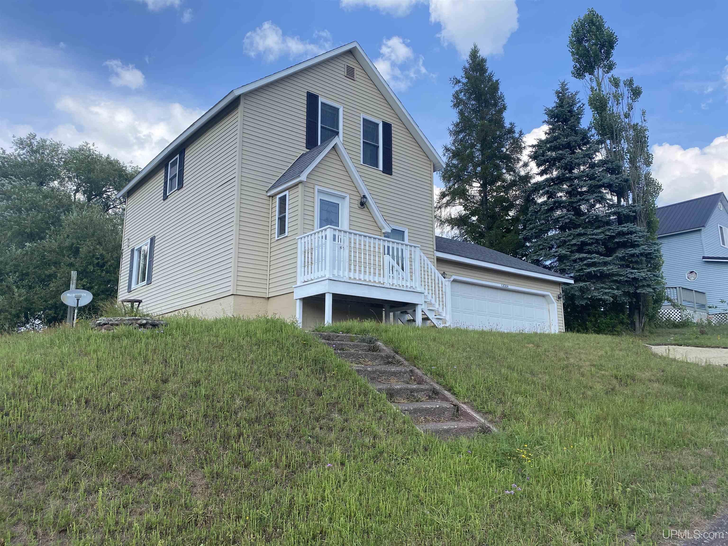 8204 Center Ramsay, MI 49959 - Photo 3 of 19 Gallery Image 3