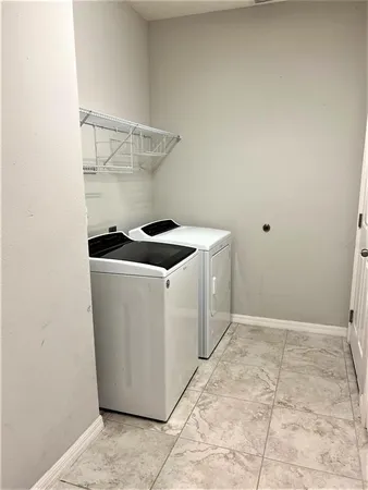 $2,900 | 14321 Azalea Pond Court, Lithia, FL 33547