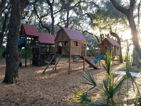 $2,900 | 14321 Azalea Pond Court, Lithia, FL 33547