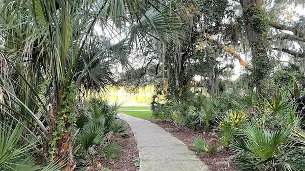 $2,900 | 14321 Azalea Pond Court, Lithia, FL 33547