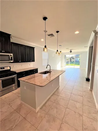 $2,900 | 14321 Azalea Pond Court, Lithia, FL 33547