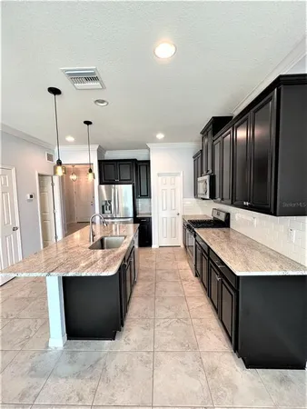 $2,900 | 14321 Azalea Pond Court, Lithia, FL 33547