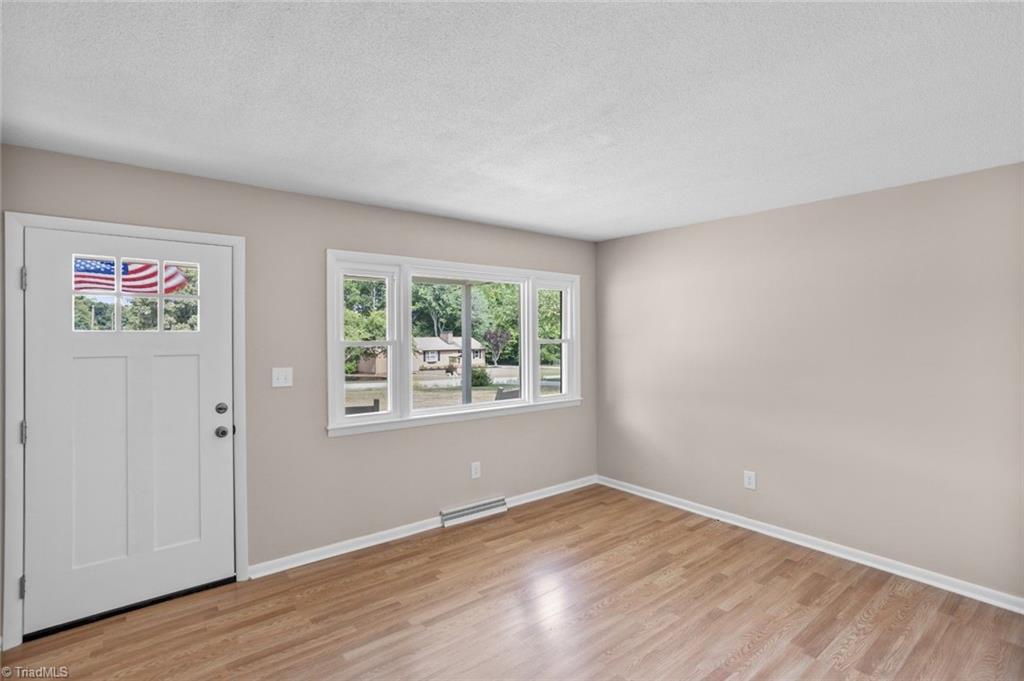 9771 Woodruff Road Kernersville, NC 27284 - Photo 8 of 46