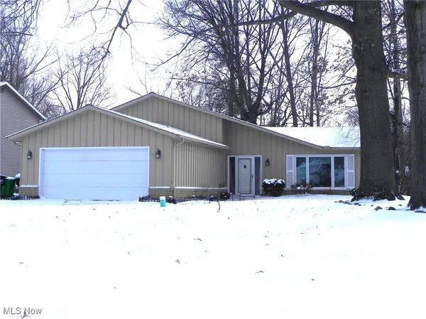 $1,900 | 32611 Redwood Boulevard, Avon Lake, OH 44012