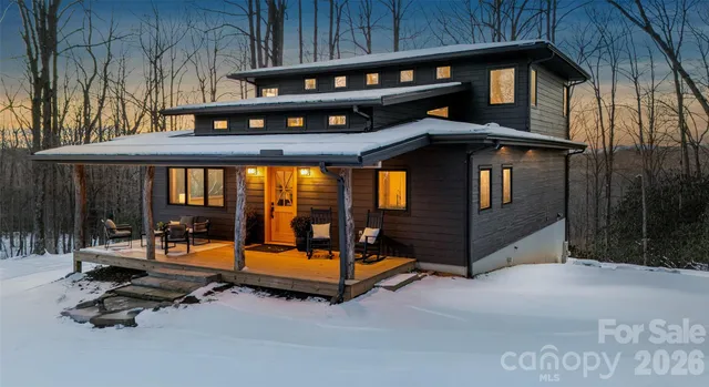 $949,000 | 584 Spring Brook Lane, Brevard, NC 28712