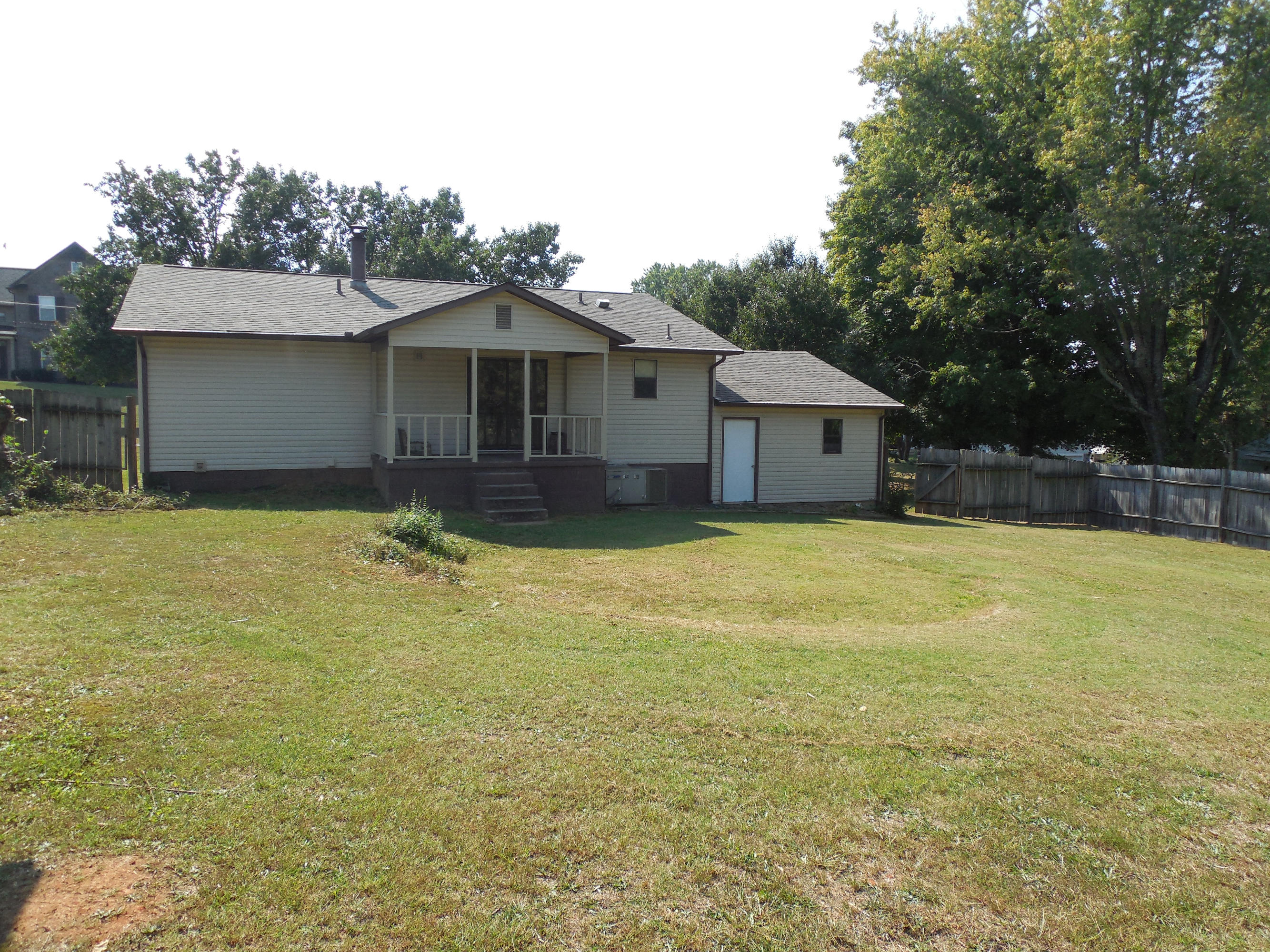 912 Olive Road Knoxville, TN 37934 - Photo 11 of 12 Back of home