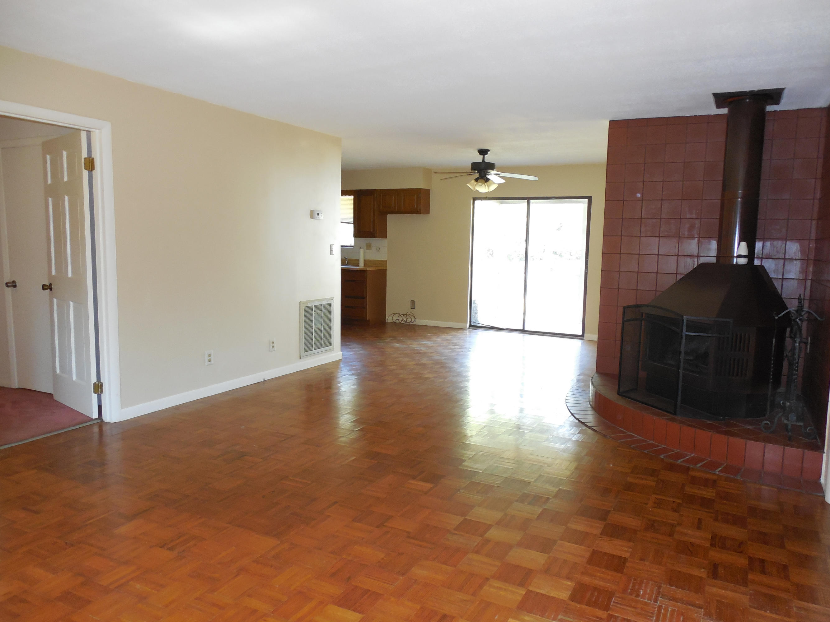 912 Olive Road Knoxville, TN 37934 - Photo 5 of 12 Living room