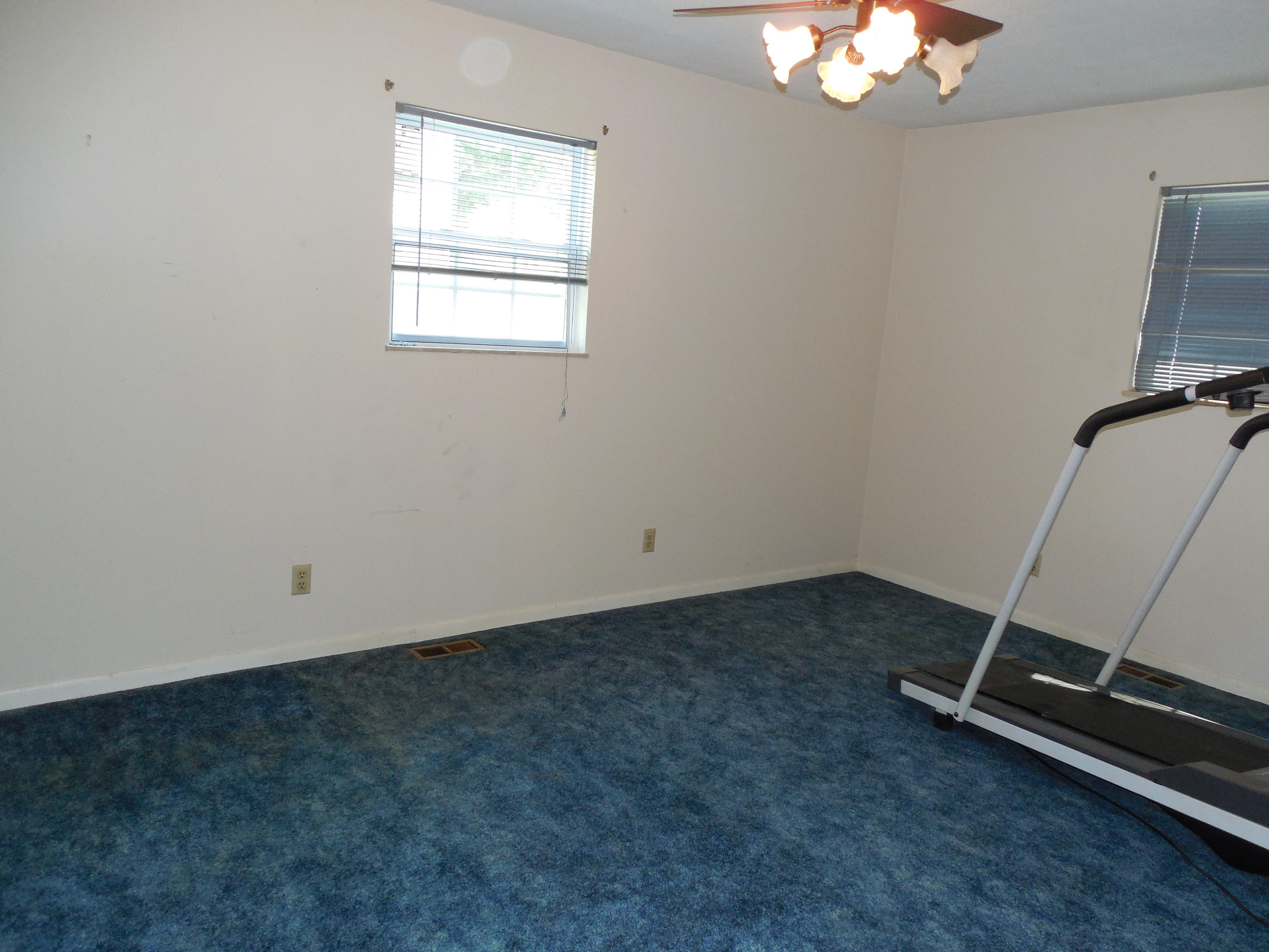 912 Olive Road Knoxville, TN 37934 - Photo 7 of 12 Master bedroom