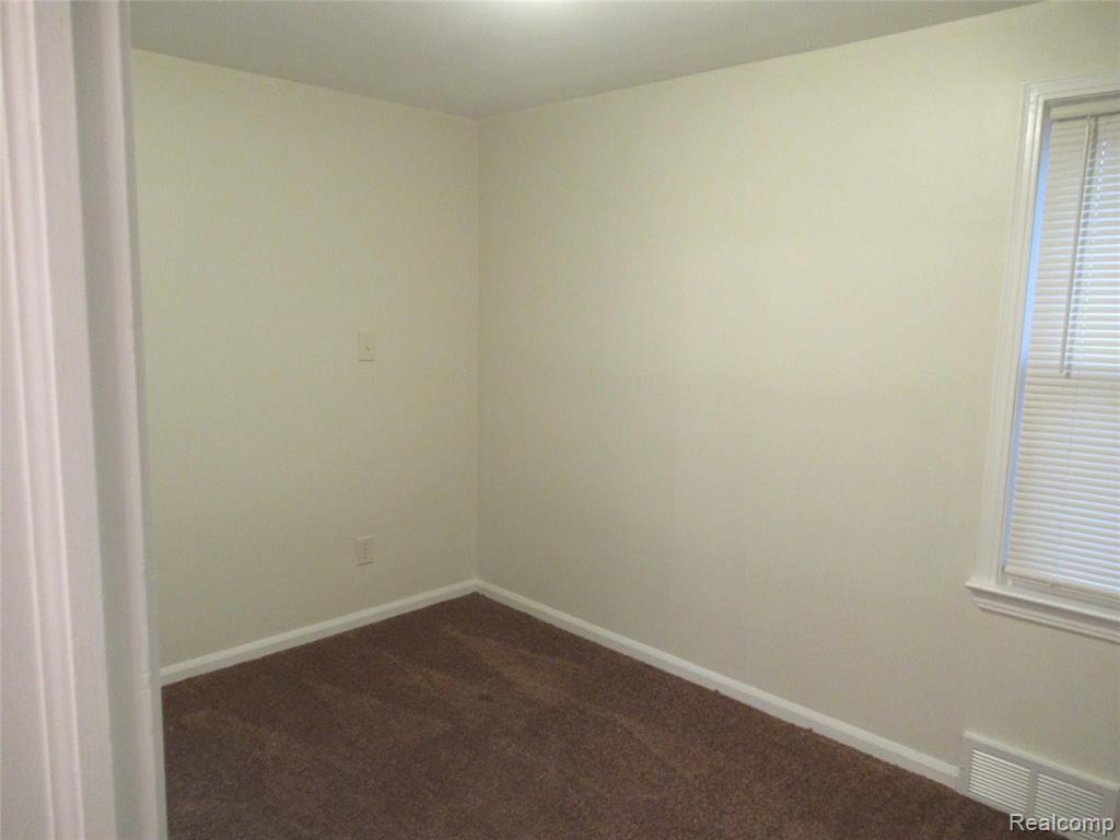 4633 Firestone Street Dearborn, MI 48126 - Photo 11 of 16