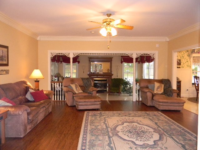 9925 Hogue Road Evansville, IN 47712 - Photo 4 of 36 Gallery Image 4