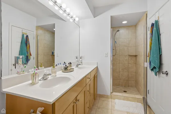 $290,000 | 2455 West Harrison Street, Unit 2, Chicago, IL 60612