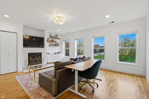 $290,000 | 2455 West Harrison Street, Unit 2, Chicago, IL 60612