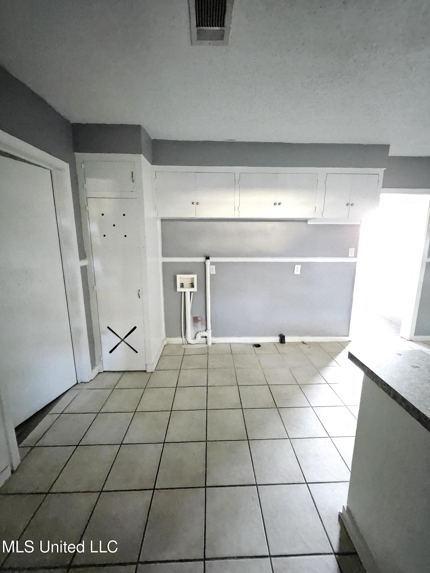 460 West Northside Drive Jackson, MS 39206 - Photo 11 of 20 16817