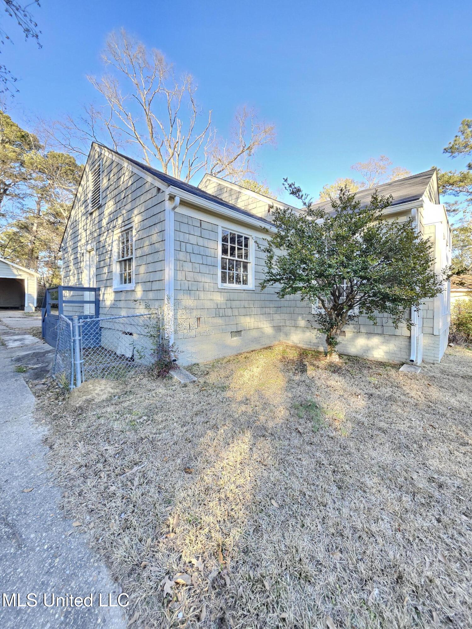 460 West Northside Drive Jackson, MS 39206 - Photo 3 of 20 16794