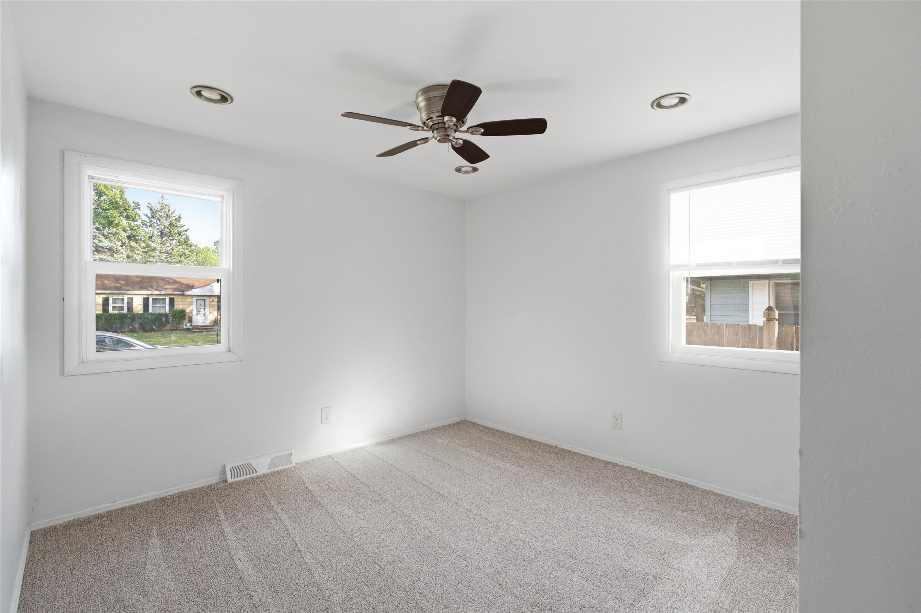 132 Blithe Street Green Bay, WI 54303 - Photo 11 of 26 Gallery Image 11