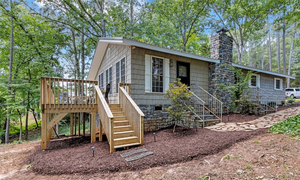 137 Whitaker Road Townville, SC 29689 - Photo 1 of 34 Gallery Image 1