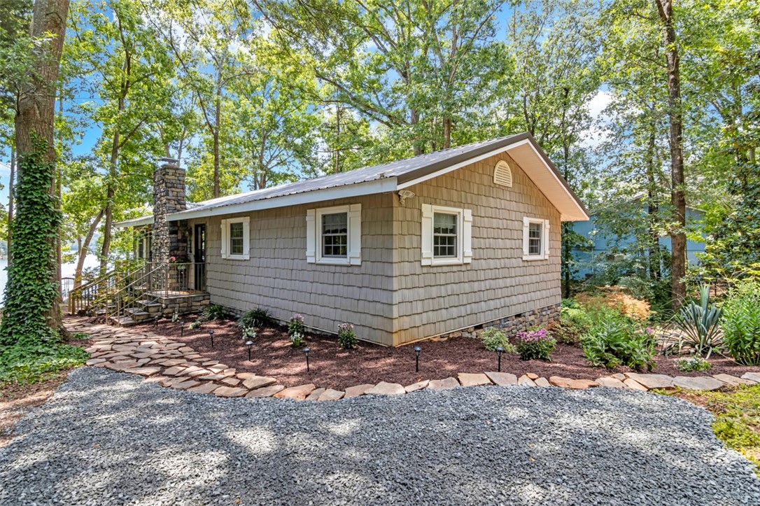 137 Whitaker Road Townville, SC 29689 - Photo 3 of 34 Gallery Image 3