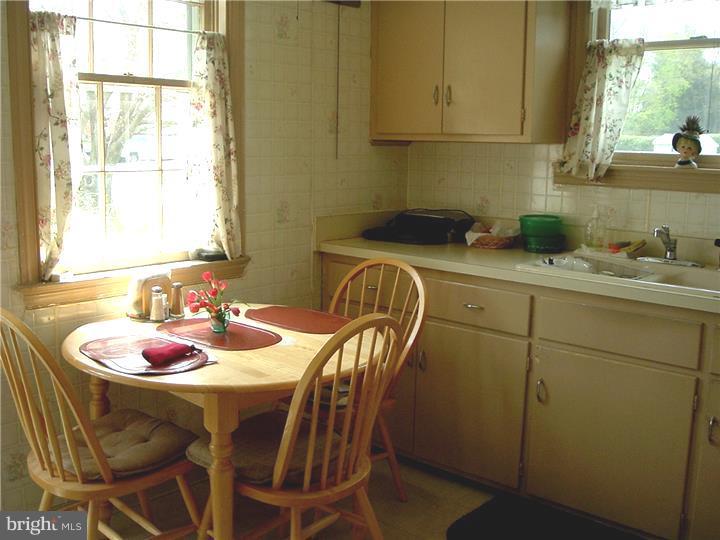 421 Hill Road Havertown, PA 19083 - Photo 4 of 10 Kitchen