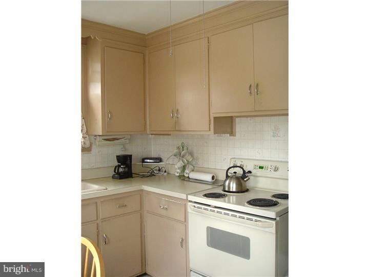 421 Hill Road Havertown, PA 19083 - Photo 5 of 10 Kitchen