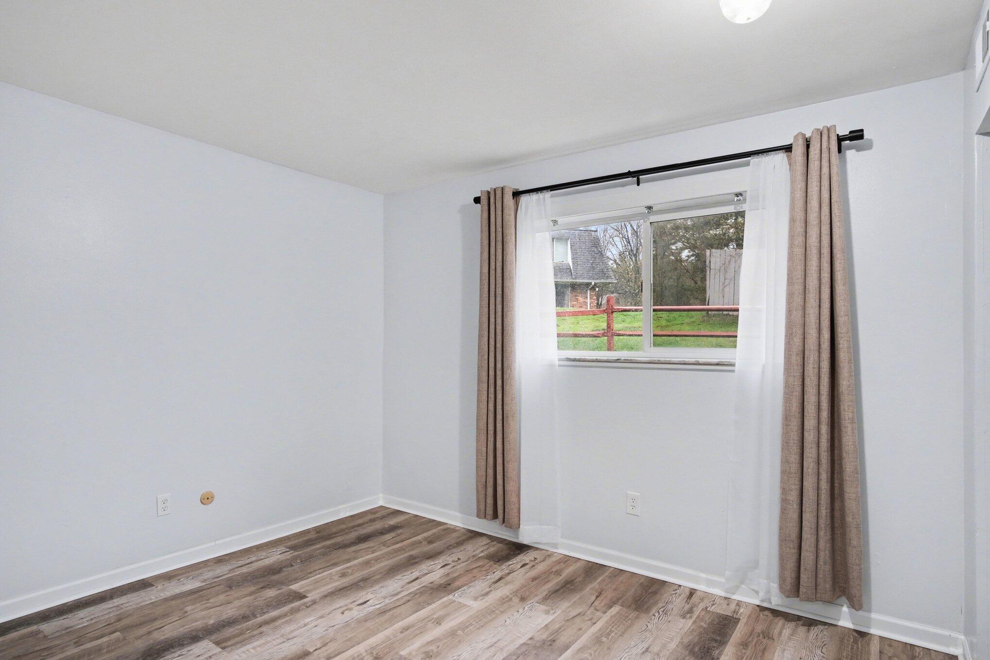 6712 Cascade Road Southeast, Unit 15 Grand Rapids, MI 49546 - Photo 14 of 17 014_file_3470