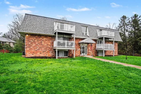 $174,900 | 6712 Cascade Road Southeast, Unit 15, Grand Rapids, MI 49546