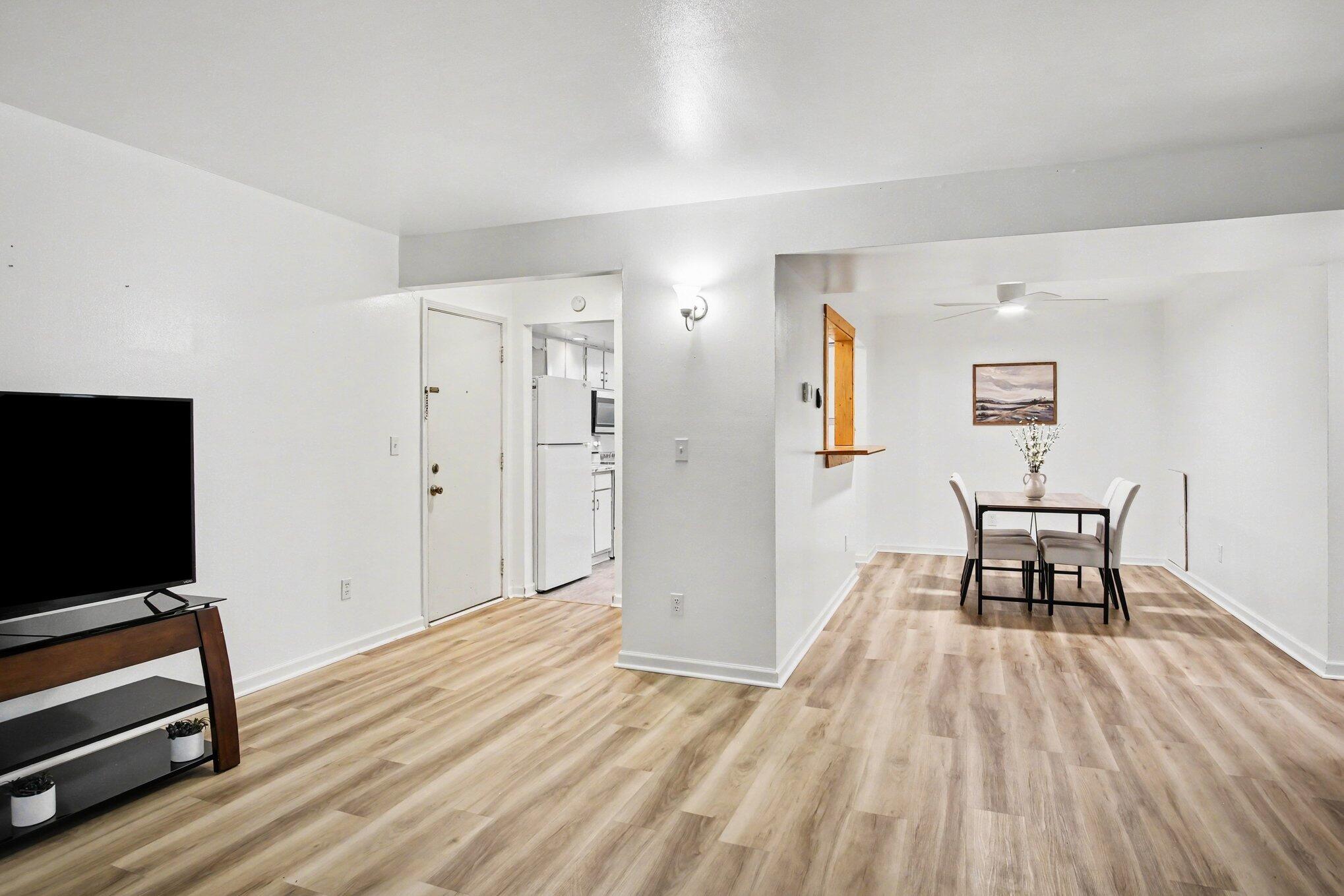6712 Cascade Road Southeast, Unit 15 Grand Rapids, MI 49546 - Photo 7 of 17 007_file_8358