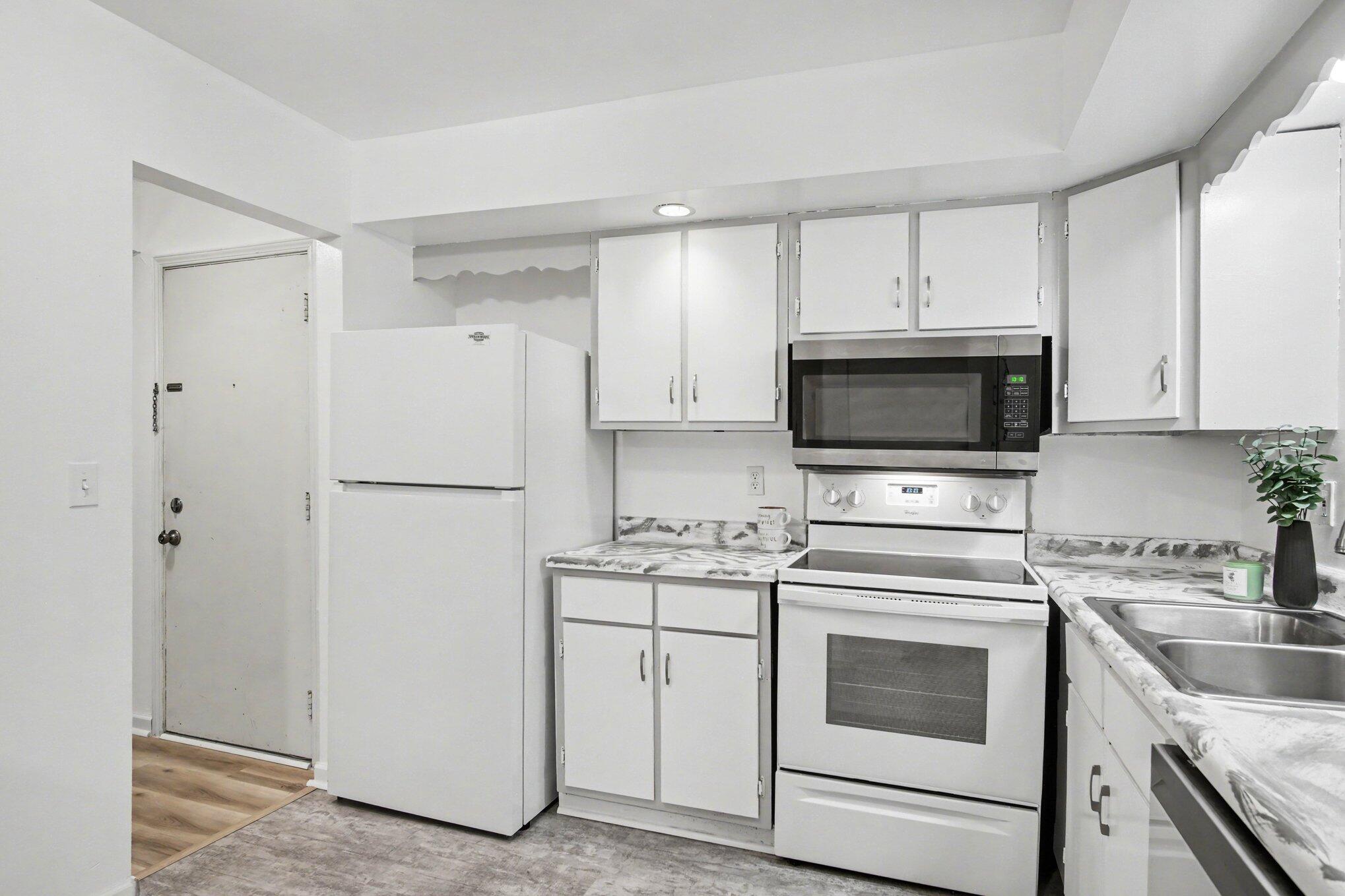 6712 Cascade Road Southeast, Unit 15 Grand Rapids, MI 49546 - Photo 10 of 17 010_file_4870