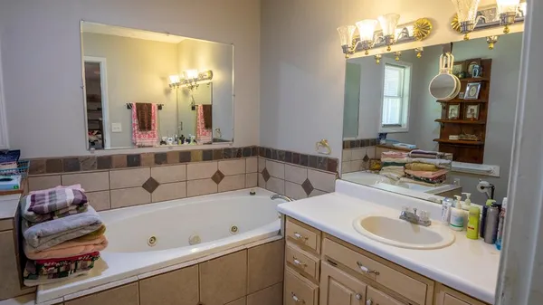 $475,000 | 6290 Highway 0054 Sharpsburg Ga 30277, Sharpsburg, GA 30277