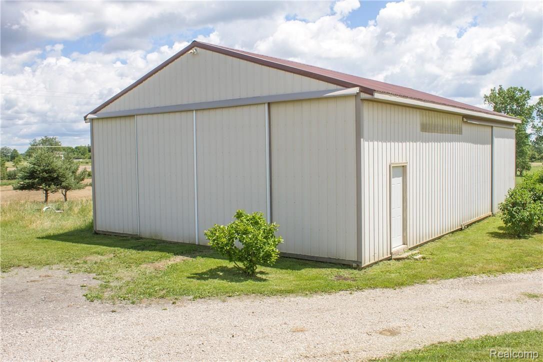 2447 Hadley Road Lapeer, MI 48446 - Photo 8 of 57 IMG_7245.jpg
