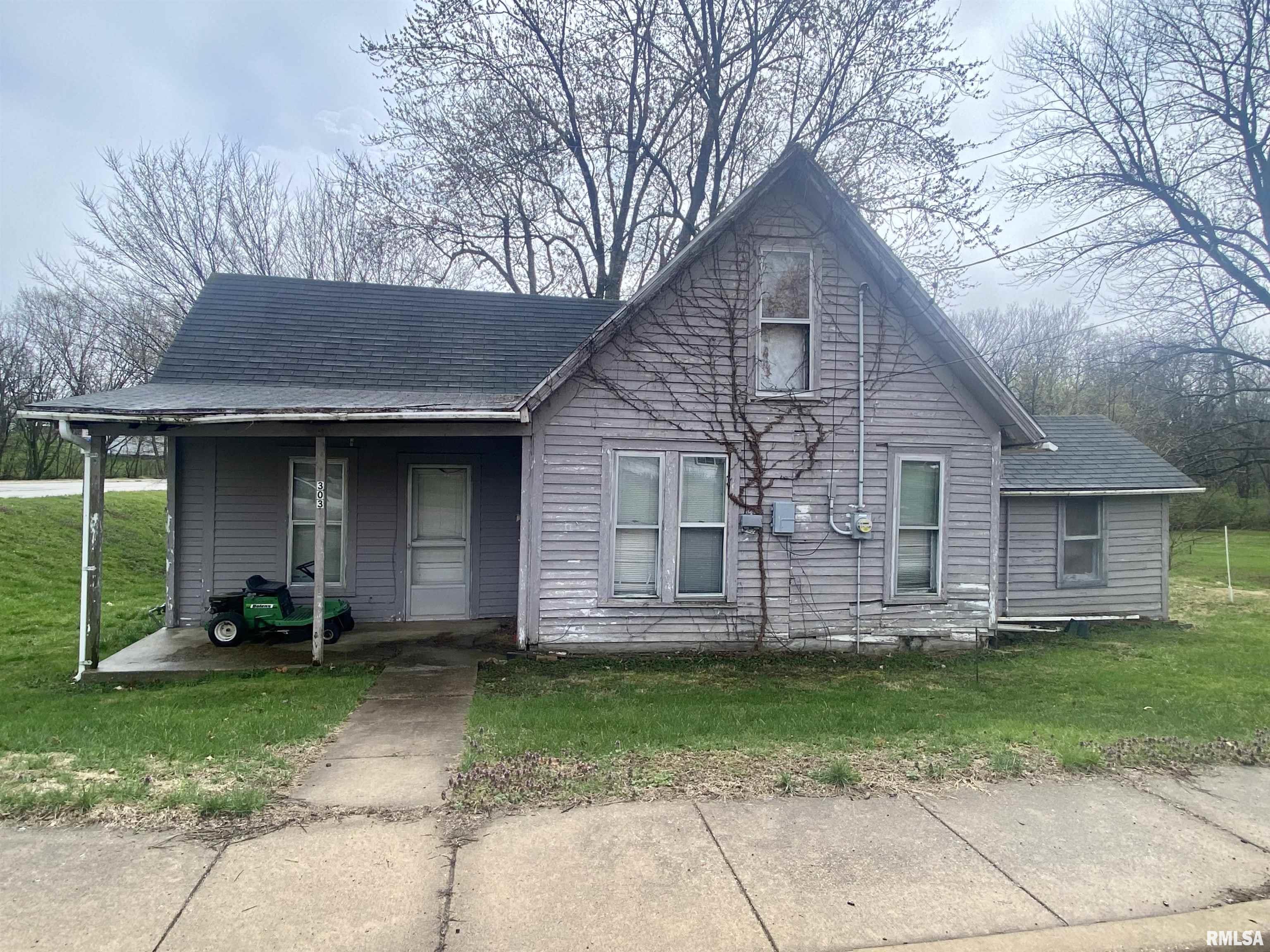 303 West Kelly St  