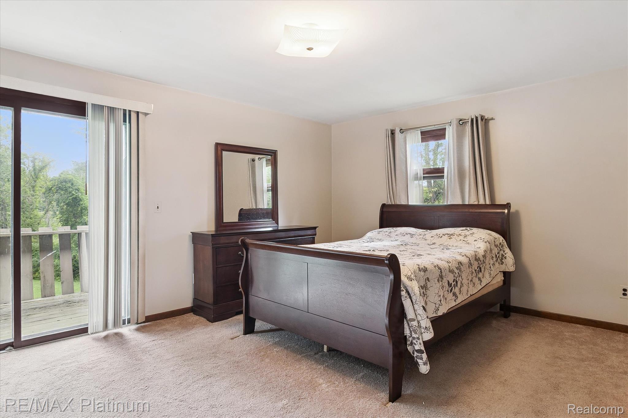 3200 Patterson Lk Road Pinckney, MI 48169 - Photo 10 of 46 20-3200-Patterson-Lake-Rd-Pinckney-MI-48169-WindowStill-23.jpg
