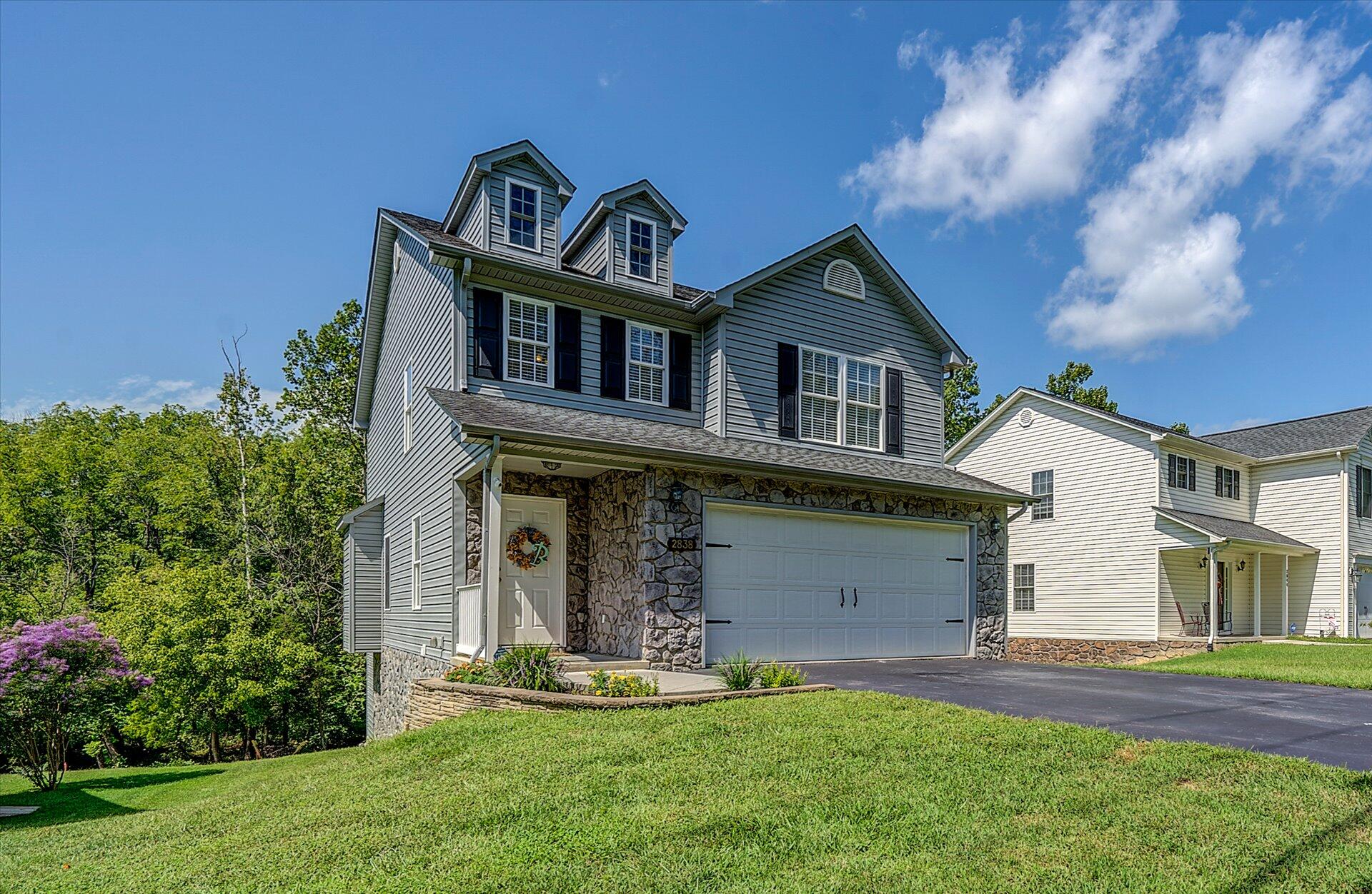 2838 Green Ridge Road Roanoke, VA 24019 - Photo 2 of 29 02-DSC00201_2_3_4_5