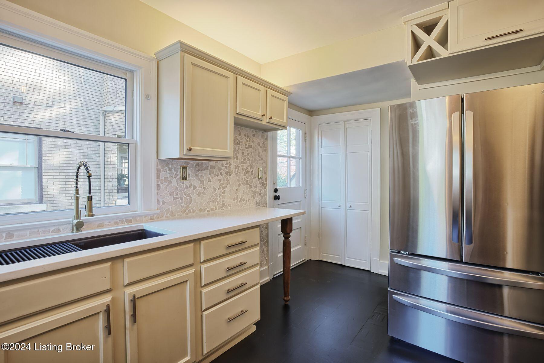 3031 Lexington Road Louisville, KY 40206 - Photo 17 of 46 photo_online_017