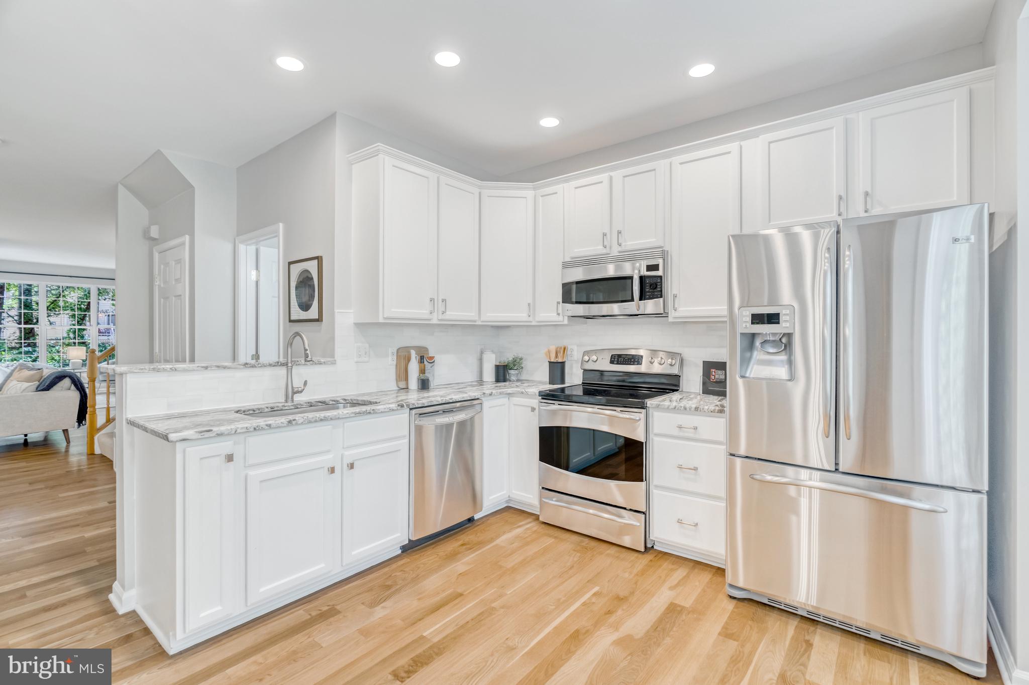 1220 Wild Hawthorn Way Reston, VA 20194 - Photo 6 of 52 Kitchen