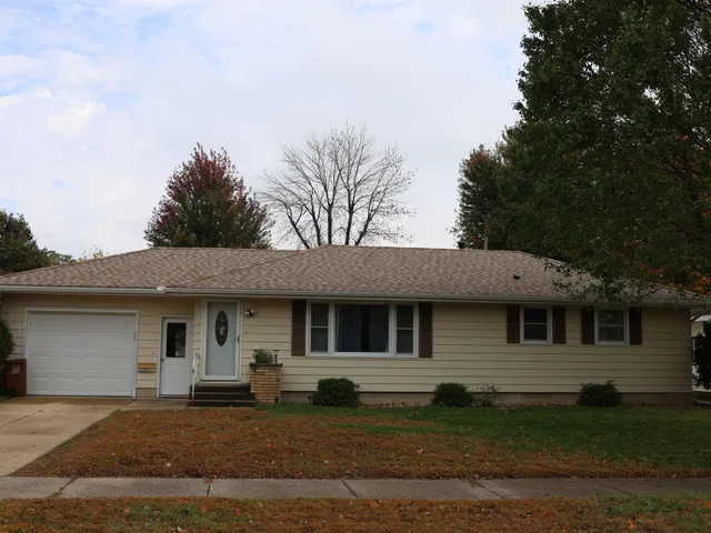 $239,900 | 905 16th Street Southwest, Austin, MN 55912