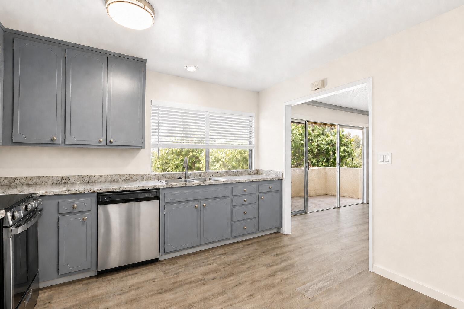 452 Linfield Place, Unit G Goleta, CA 93117 - Photo 4 of 22 Kitchen