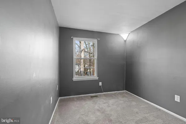 $2,400 | 6234 Ducketts Lane, Unit 252, Elkridge, MD 21075