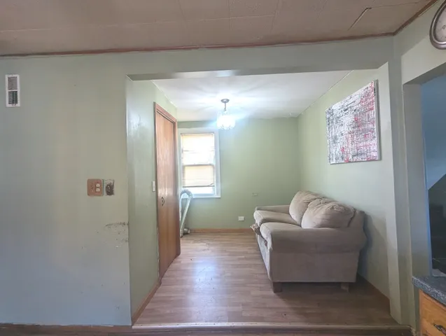 $195,000 | 5708 West 84th Place, Burbank, IL 60459