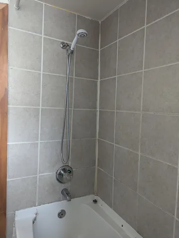 $195,000 | 5708 West 84th Place, Burbank, IL 60459