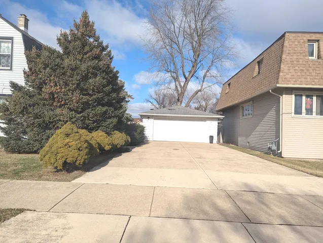 $195,000 | 5708 West 84th Place, Burbank, IL 60459