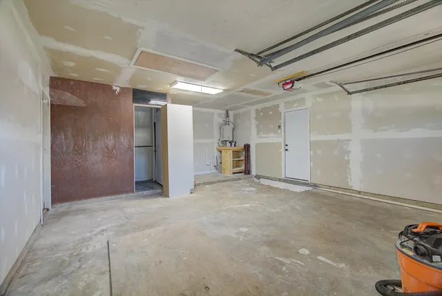 $269,900 | 332 Crestwood Street, Clute, TX 77531