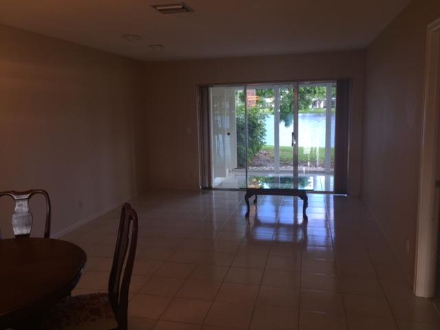 5400 Poppy Place, Unit B Delray Beach, FL 33484 - Photo 3 of 27 LR